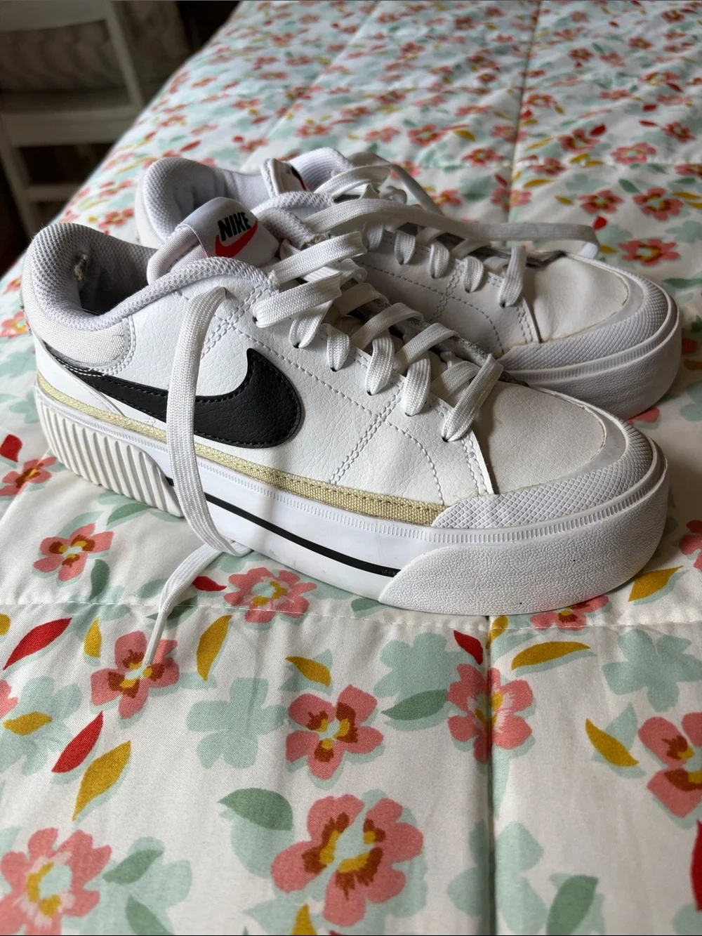 Nike Court Legacy Lift Women’s Sneakers